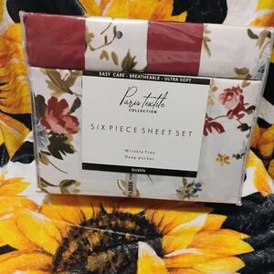 Floral Sheet Set - Red and White